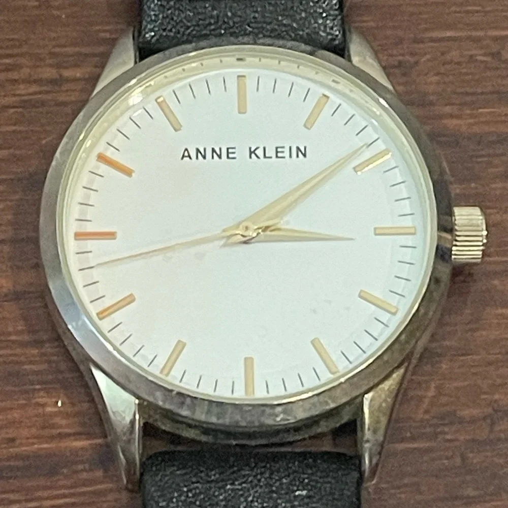 guc Anne Klein Dial Black Strap Watch